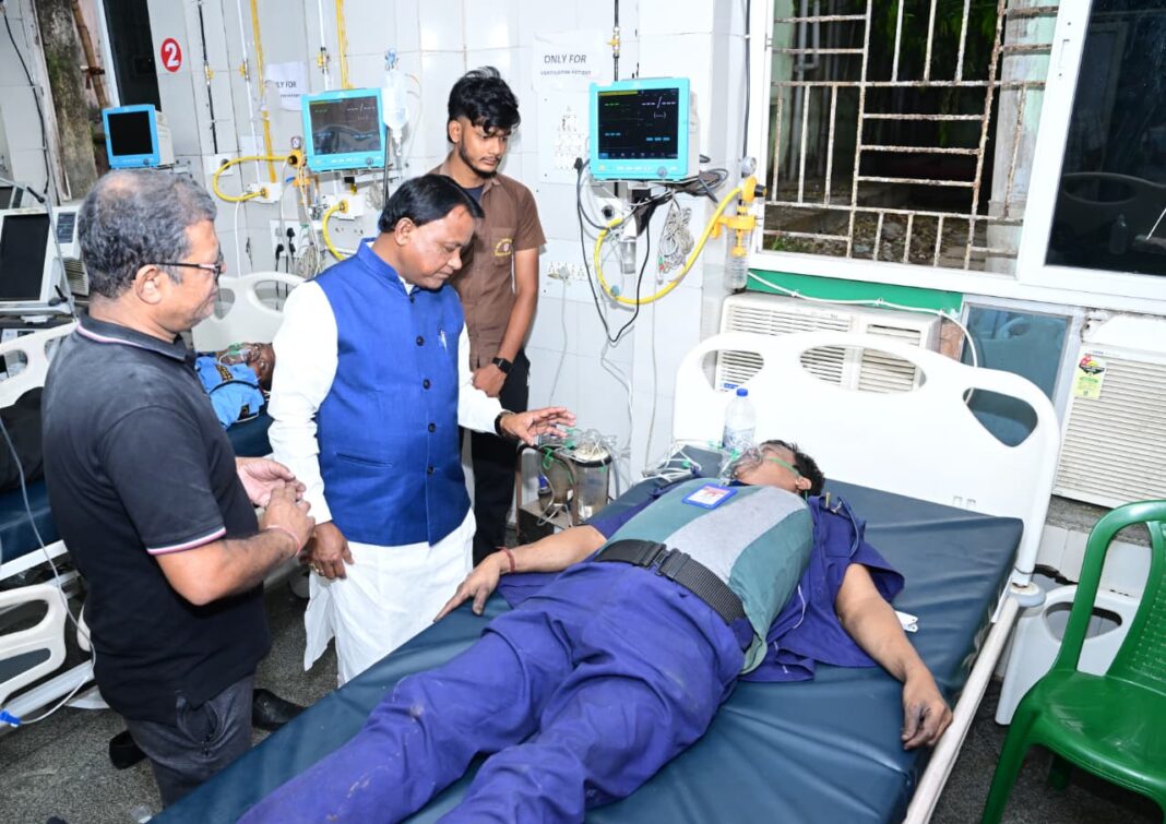 कटक मेडिकल कॉलेज में भीषण आग! ट्रॉमा आईसीयू हादसे में 10 मरीजों की मौत, सीएम ने दिए जांच के आदेश