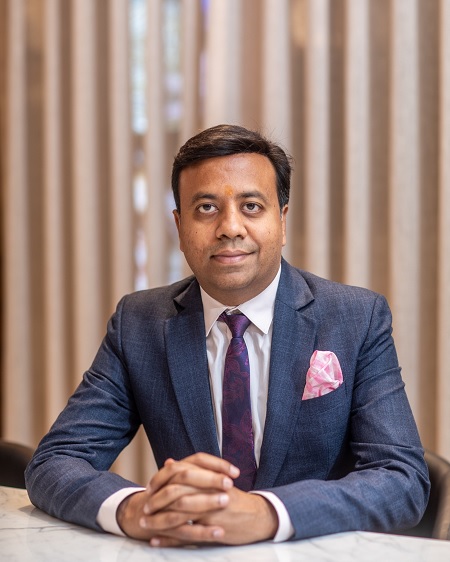 यूपी बना EV हब: ई-रिक्शा और लॉजिस्टिक्स में तेजी—जानें कैसे बदल रहा परिवहन भविष्य!