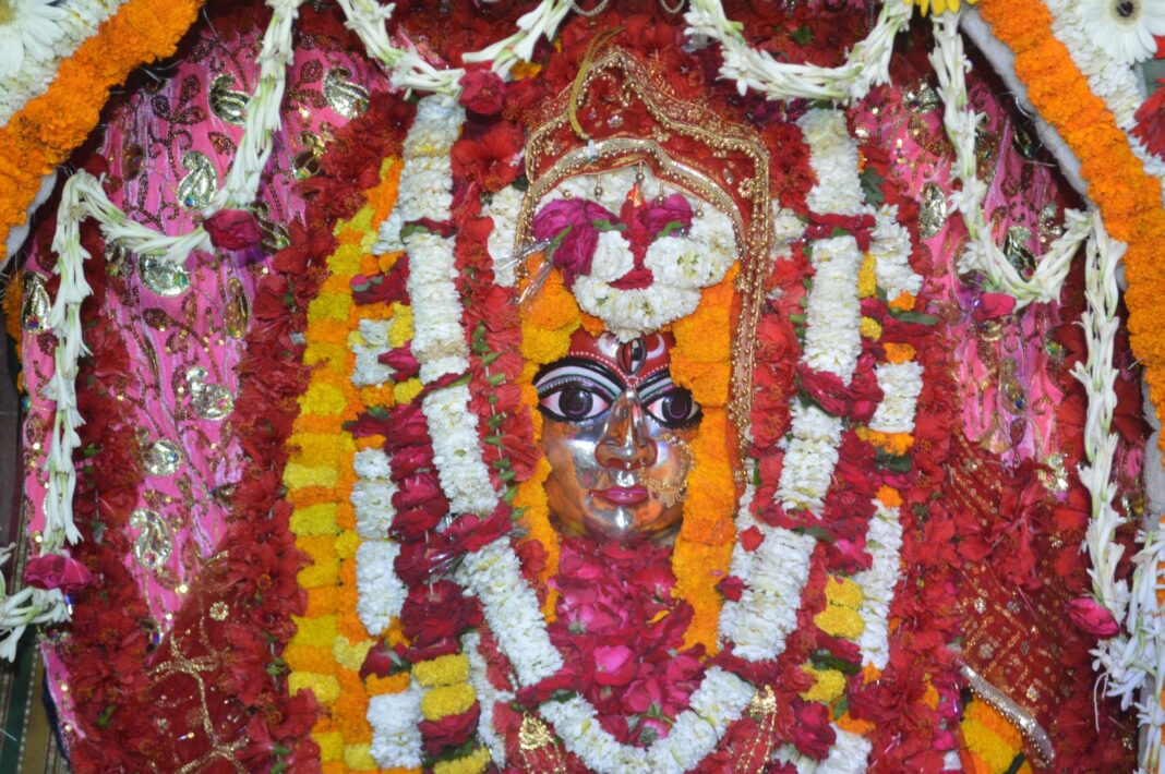 नवरात्रि का पांचवां दिन खास! काशी में उमड़ा श्रद्धा का सैलाब, जानें महत्व