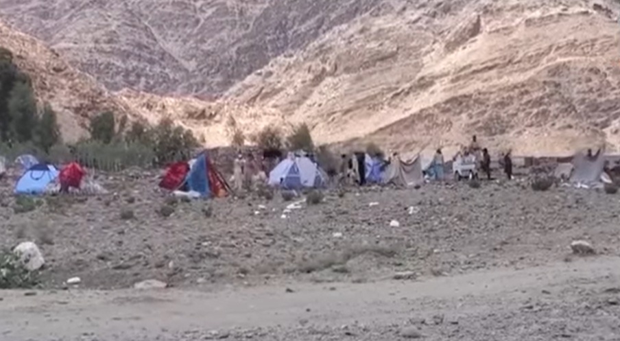 पाकिस्तान ने अफगानिस्तान पर दागे 100+ रॉकेट! हजारों लोग हुए विस्थापित, बढ़ा सीमा तनाव