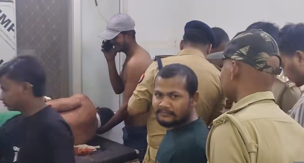 बलिया में सनसनी: दोस्तों ने युवक को मारी गोली, प्रेम प्रसंग बना वजह? बलिया में सनसनी: दोस्तों ने युवक को मारी गोली, प्रेम प्रसंग बना वजह?