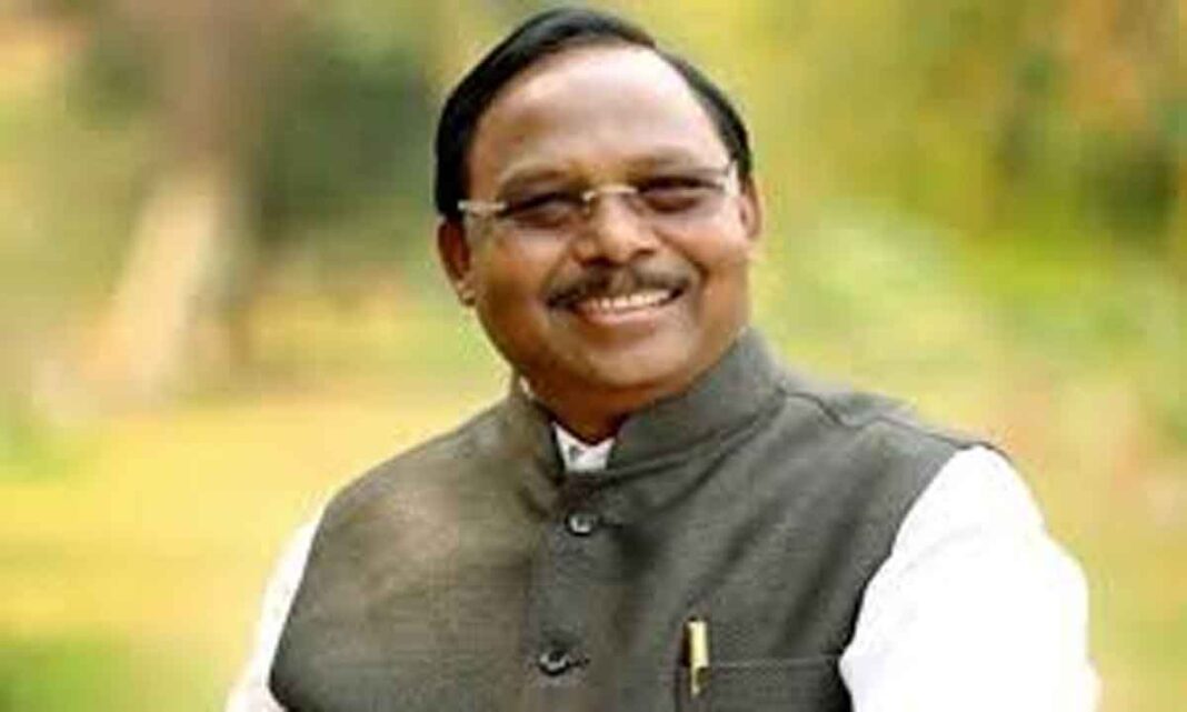 कृषि विकास पर बड़ा एक्शन! मंत्री रामविचार नेताम की संभागवार समीक्षा शुरू कृषि विकास पर बड़ा एक्शन! मंत्री रामविचार नेताम की संभागवार समीक्षा शुरू