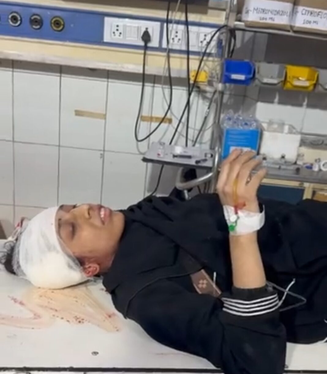 कानपुर हादसा: तेज रफ्तार ऑटो पलटा, दो बहनें गंभीर घायल कानपुर हादसा: तेज रफ्तार ऑटो पलटा, दो बहनें गंभीर घायल