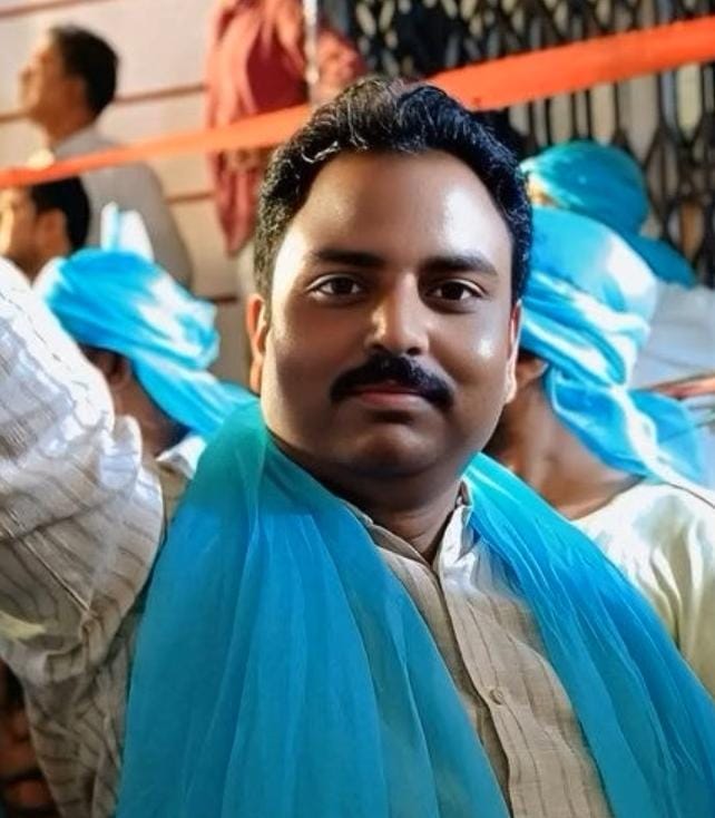 पलामू में जमीन कारोबारी की दिनदहाड़े हत्या, सिर में गोली मारकर उतारा मौत के घाट पलामू में जमीन कारोबारी की दिनदहाड़े हत्या, सिर में गोली मारकर उतारा मौत के घाट