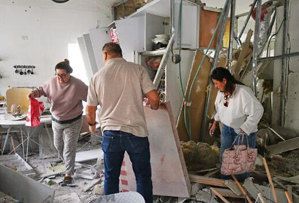 ईरान का बड़ा हवाई हमला! इजराइल के तीन शहरों में तबाही, बढ़ा युद्ध का खतरा ईरान का बड़ा हवाई हमला! इजराइल के तीन शहरों में तबाही, बढ़ा युद्ध का खतरा