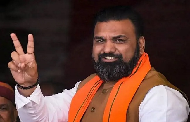 बिहार में नई सरकार एक्शन में: मुख्यमंत्री सम्राट की बैठक, विजय चौधरी ने संभाला पदभार बिहार में नई सरकार एक्शन में: मुख्यमंत्री सम्राट की बैठक, विजय चौधरी ने संभाला पदभार