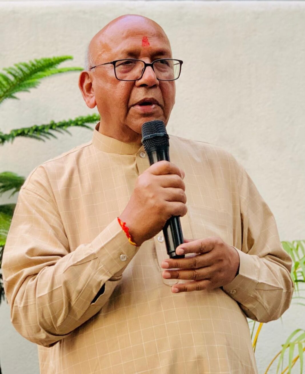 ट्रेनों की देरी पर रेलवे ने दी सफाई, विधायक सरयू राय को जल्द सुधार का भरोसा ट्रेनों की देरी पर रेलवे ने दी सफाई, विधायक सरयू राय को जल्द सुधार का भरोसा