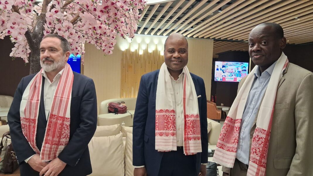 गुवाहाटी में विदेशी चुनाव प्रतिनिधियों का आगमन, भारत की चुनाव प्रणाली का करेंगे अध्ययन गुवाहाटी में विदेशी चुनाव प्रतिनिधियों का आगमन, भारत की चुनाव प्रणाली का करेंगे अध्ययन