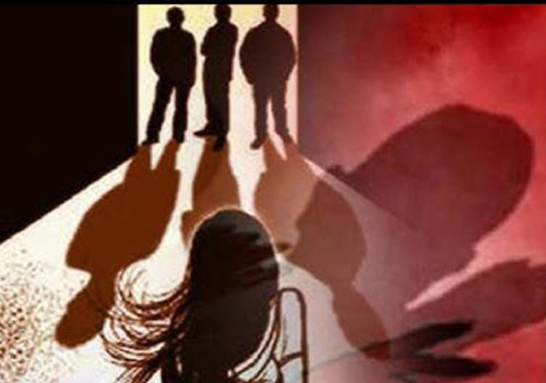 नाबालिग से गैंगरेप: 4 आरोपी गिरफ्तार, एक किशोर हिरासत में नाबालिग से गैंगरेप: 4 आरोपी गिरफ्तार, एक किशोर हिरासत में