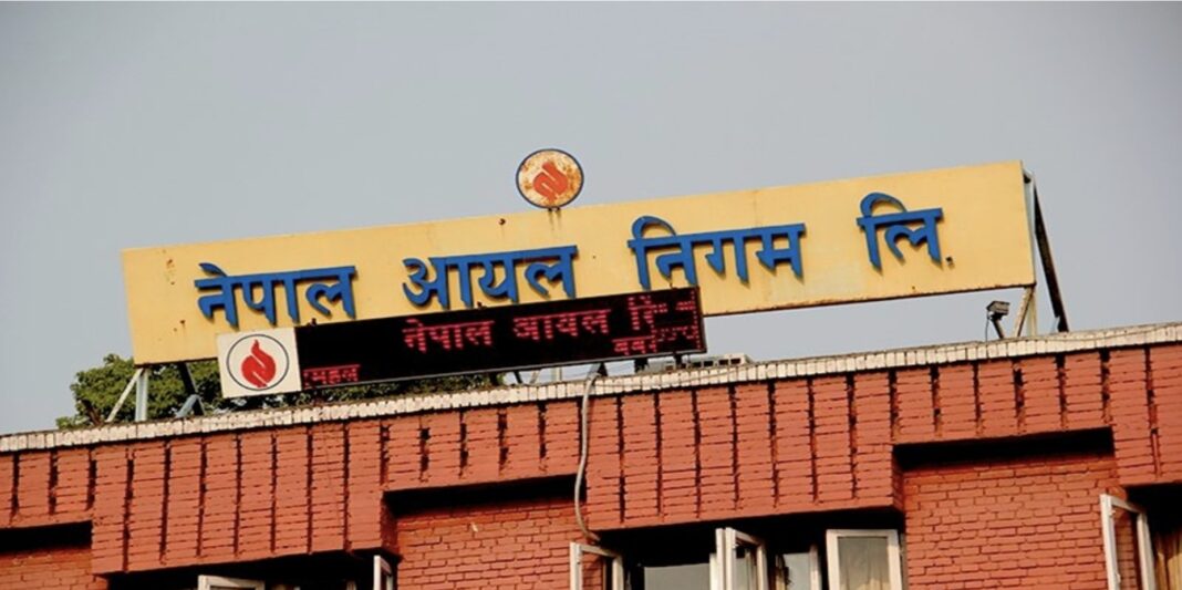 नेपाल में फिर महंगा हुआ तेल: एक महीने में चौथी बार बढ़े दाम, जानिए नए रेट नेपाल में फिर महंगा हुआ तेल: एक महीने में चौथी बार बढ़े दाम, जानिए नए रेट