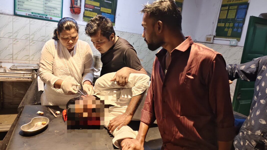 सुपौल में थाने के अंदर बवाल: राघोपुर थाना परिसर में पुलिस और परिजनों के बीच हाथापाई सुपौल में थाने के अंदर बवाल: राघोपुर थाना परिसर में पुलिस और परिजनों के बीच हाथापाई