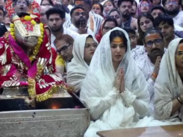 महाकाल के दरबार पहुंचीं सोनल चौहान: भस्म आरती में शामिल होकर लिया आशीर्वाद महाकाल के दरबार पहुंचीं सोनल चौहान: भस्म आरती में शामिल होकर लिया आशीर्वाद