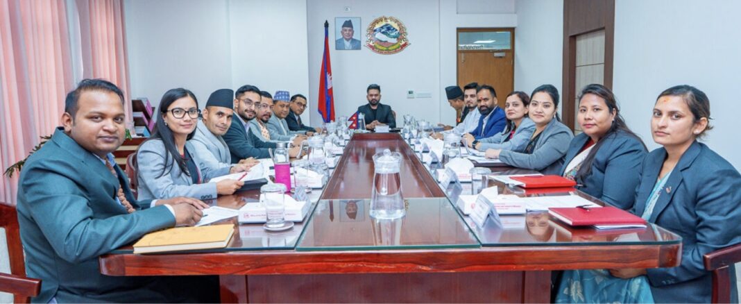 नेपाल सरकार का बड़ा खुलासा: पीएम और मंत्रियों ने सार्वजनिक की संपत्ति, चौंकाने वाले आंकड़े सामने नेपाल सरकार का बड़ा खुलासा: पीएम और मंत्रियों ने सार्वजनिक की संपत्ति, चौंकाने वाले आंकड़े सामने