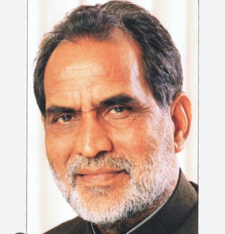 चंद्रशेखर जयंती पर देश ने किया नमन, नेताओं ने याद किए उनके सिद्धांत और सादगी चंद्रशेखर जयंती पर देश ने किया नमन, नेताओं ने याद किए उनके सिद्धांत और सादगी