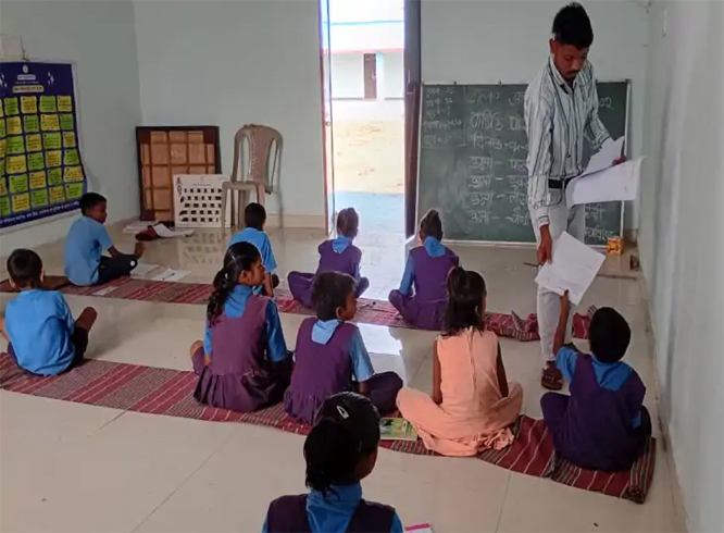 नक्सल इलाकों में बदलेगी तस्वीर! जहां चलती थी बंदूक, अब खुलेंगे 22 नए स्कूल नक्सल इलाकों में बदलेगी तस्वीर! जहां चलती थी बंदूक, अब खुलेंगे 22 नए स्कूल