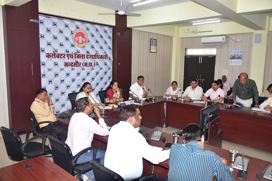 गेहूं खरीदी में लापरवाही नहीं चलेगी: कलेक्टर अदिति गर्ग के सख्त निर्देश गेहूं खरीदी में लापरवाही नहीं चलेगी: कलेक्टर अदिति गर्ग के सख्त निर्देश