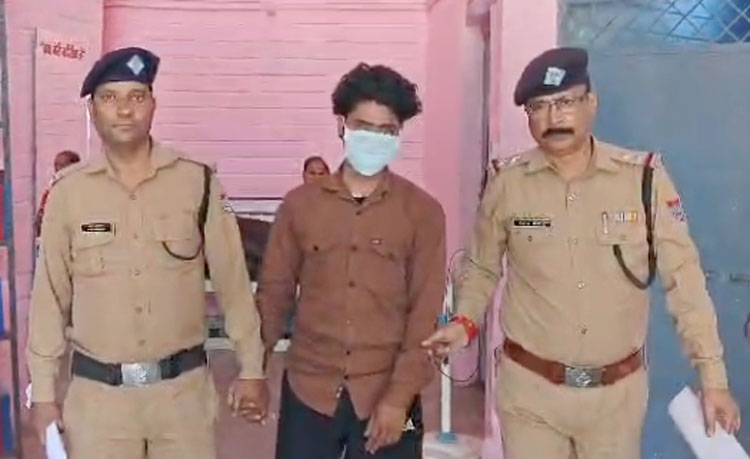 हरिद्वार पुलिस की बड़ी कार्रवाई: वाहन चोर गिरफ्तार, तीन बाइक बरामद हरिद्वार पुलिस की बड़ी कार्रवाई: वाहन चोर गिरफ्तार, तीन बाइक बरामद