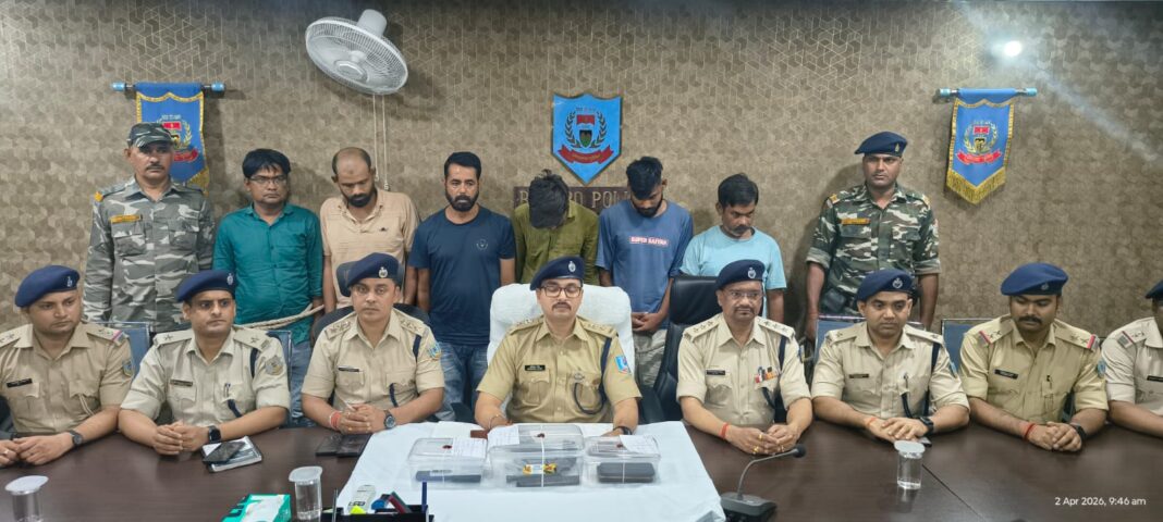 बोकारो में बड़ा एक्शन! अमन साहू गैंग के 7 अपराधी गिरफ्तार – जानें पूरी कहानी बोकारो में बड़ा एक्शन! अमन साहू गैंग के 7 अपराधी गिरफ्तार – जानें पूरी कहानी
