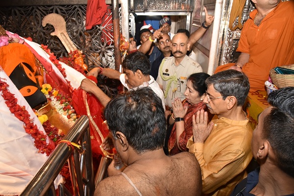 पोइला बोइशाख पर राज्यपाल आर.एन. रवि का संदेश, ‘सोनार बांग्ला’ बनाने का आह्वान पोइला बोइशाख पर राज्यपाल आर.एन. रवि का संदेश, ‘सोनार बांग्ला’ बनाने का आह्वान