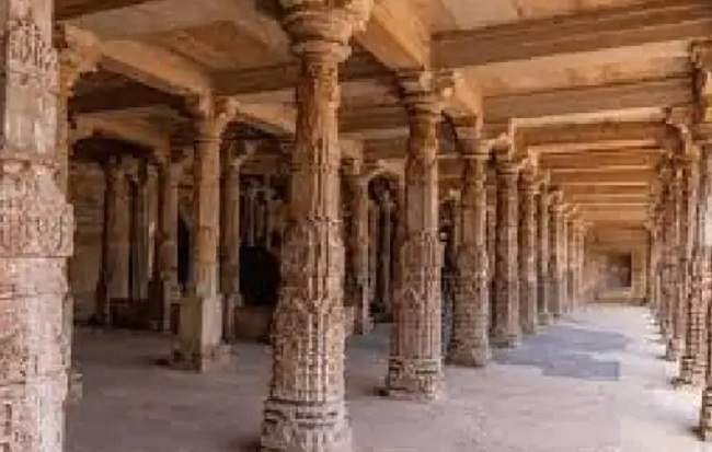 भोजशाला विवाद: हाईकोर्ट में हिंदू पक्ष ने मंदिर होने का दावा, हदीस का भी दिया हवाला भोजशाला विवाद: हाईकोर्ट में हिंदू पक्ष ने मंदिर होने का दावा, हदीस का भी दिया हवाला