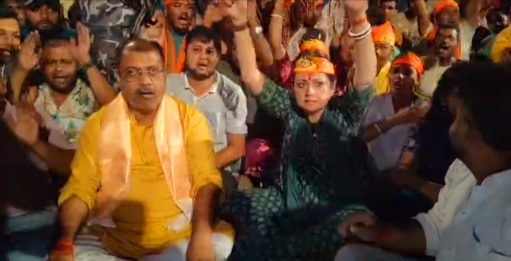 आसनसोल में मंदिर में तोड़फोड़ पर बवाल, भाजपा का प्रदर्शन, पुलिस जांच जारी