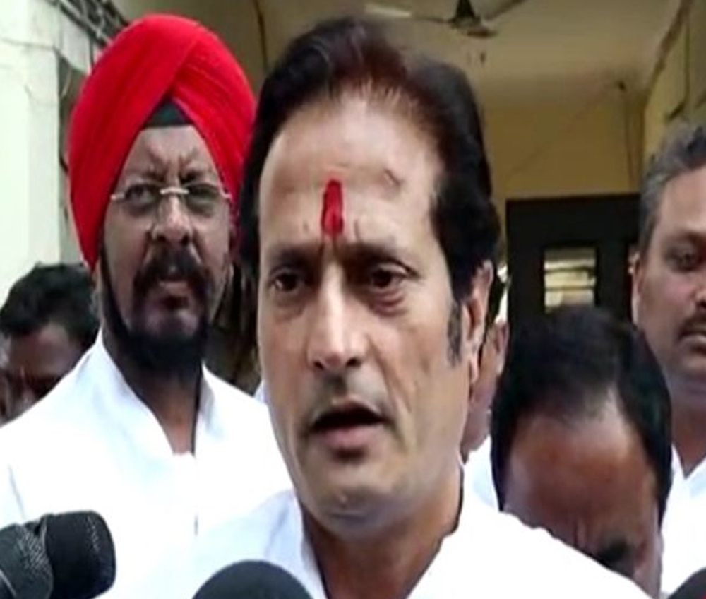 पेट्रोल-डीजल किल्लत पर रायपुर में कांग्रेस का बड़ा प्रदर्शन! भाजपा सरकार पर साधा निशाना पेट्रोल-डीजल किल्लत पर रायपुर में कांग्रेस का बड़ा प्रदर्शन! भाजपा सरकार पर साधा निशाना