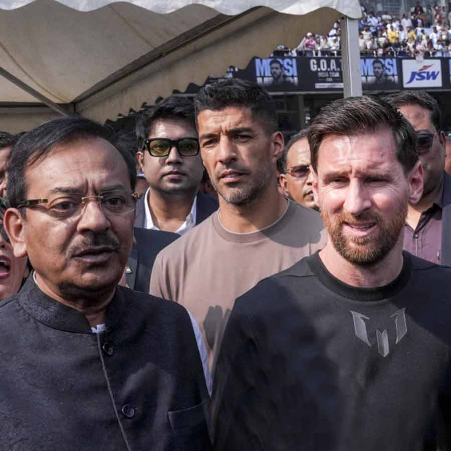 लियोनेल मेसी कार्यक्रम विवाद बढ़ा! पूर्व मंत्री समेत चार लोगों पर दर्ज हुई शिकायत लियोनेल मेसी कार्यक्रम विवाद बढ़ा! पूर्व मंत्री समेत चार लोगों पर दर्ज हुई शिकायत