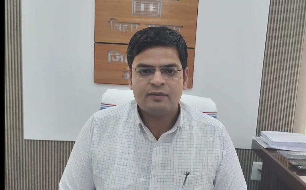 अररिया में बड़ी कार्रवाई, डीएम ने 68 पंचायत सचिवों को किया निलंबित अररिया में बड़ी कार्रवाई, डीएम ने 68 पंचायत सचिवों को किया निलंबित