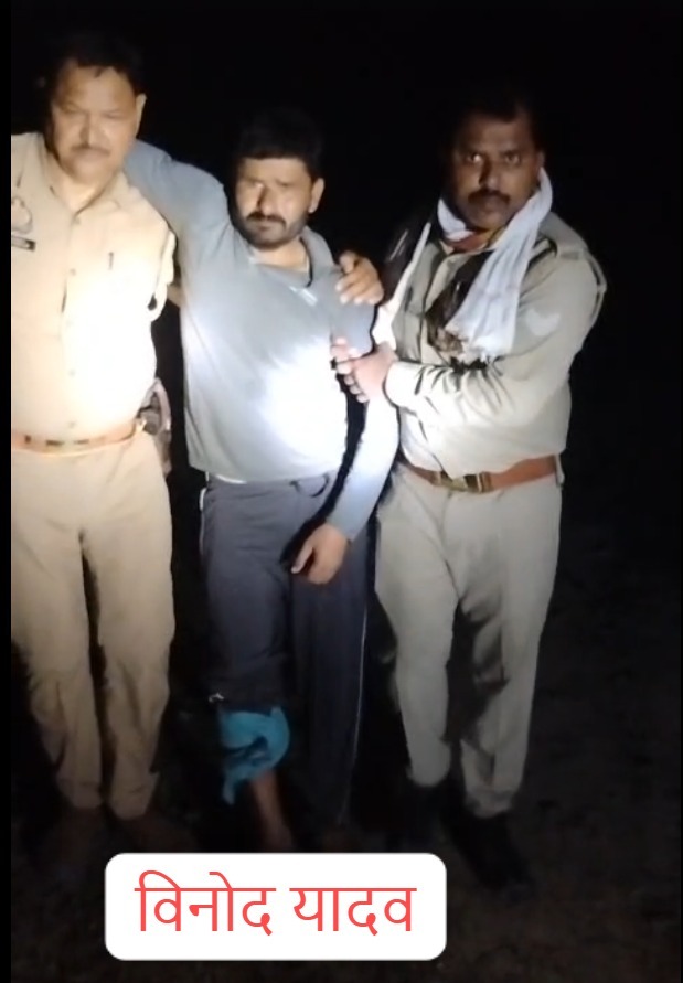 सुलतानपुर में पुलिस मुठभेड़, 25 हजार का इनामी गौ तस्कर घायल सुलतानपुर में पुलिस मुठभेड़, 25 हजार का इनामी गौ तस्कर घायल