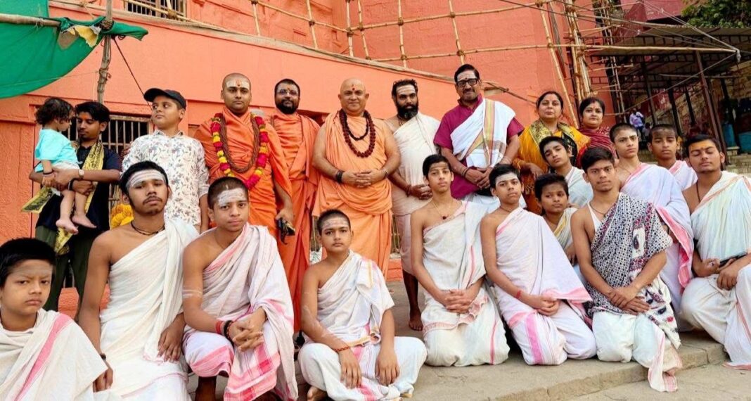 गंगा दशहरा पर पंचगंगा घाट में भव्य गंगा पूजन, स्वामी जीतेन्द्रानंद बोले- मां गंगा हमारी संस्कृति की जीवनधारा गंगा दशहरा पर पंचगंगा घाट में भव्य गंगा पूजन, स्वामी जीतेन्द्रानंद बोले- मां गंगा हमारी संस्कृति की जीवनधारा