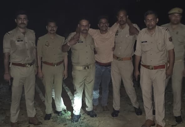 बरेली मुठभेड़ में अपहरण कांड का आरोपी घायल, पुलिस सिपाही भी हुआ जख्मी बरेली मुठभेड़ में अपहरण कांड का आरोपी घायल, पुलिस सिपाही भी हुआ जख्मी