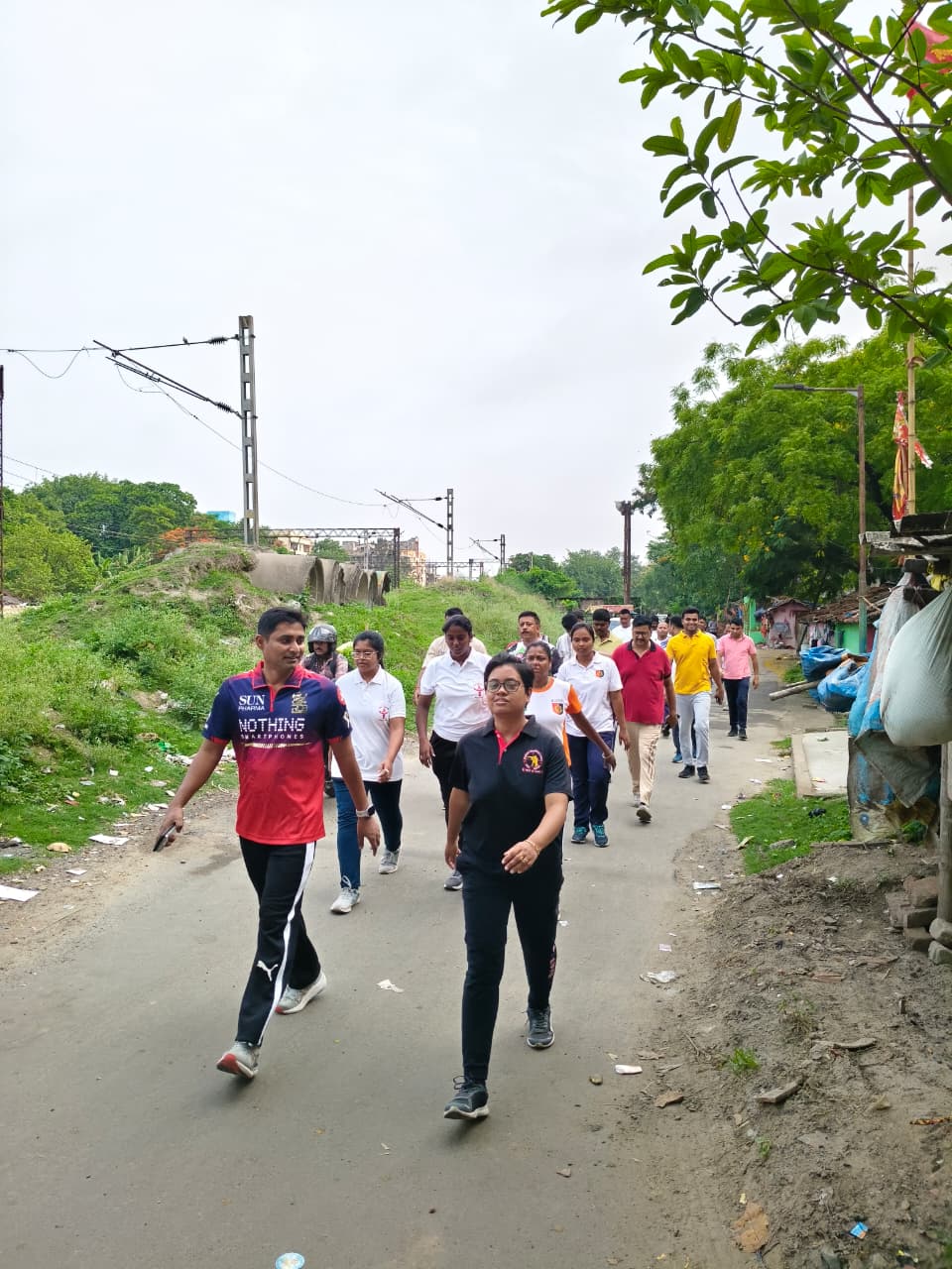 रिषड़ा थाना का अनोखा अभियान! पुलिसकर्मियों की फिटनेस और स्वच्छता पर विशेष जोर रिषड़ा थाना का अनोखा अभियान! पुलिसकर्मियों की फिटनेस और स्वच्छता पर विशेष जोर