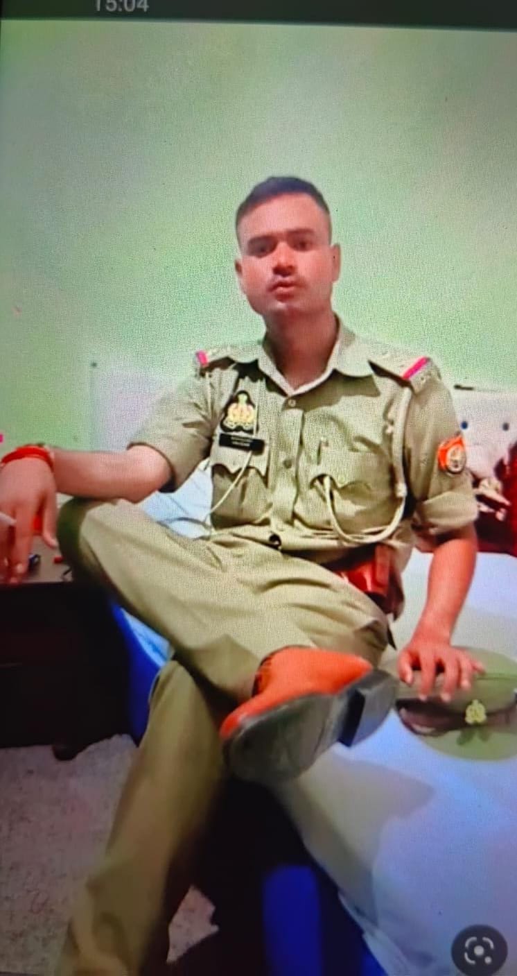पुलिस की वर्दी पहनकर राहगीरों को लूटते थे शातिर, कानपुर में दो अंतरजनपदीय बदमाश गिरफ्तार पुलिस की वर्दी पहनकर राहगीरों को लूटते थे शातिर, कानपुर में दो अंतरजनपदीय बदमाश गिरफ्तार