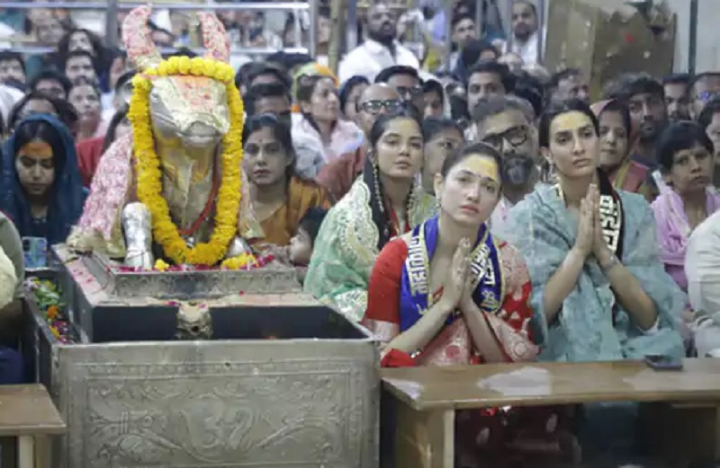तमन्ना भाटिया पहुंचीं महाकाल दरबार, भस्म आरती में शामिल होकर लिया आशीर्वाद तमन्ना भाटिया पहुंचीं महाकाल दरबार, भस्म आरती में शामिल होकर लिया आशीर्वाद