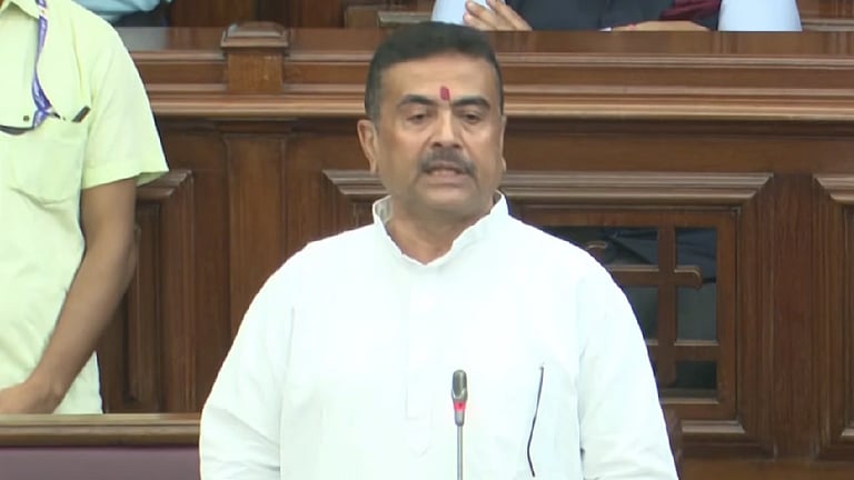 प्रशासनिक व्यवस्था में बड़ा बदलाव, हर महीने सचिवों के साथ बैठक करेंगे मुख्यमंत्री शुभेंदु अधिकारी प्रशासनिक व्यवस्था में बड़ा बदलाव, हर महीने सचिवों के साथ बैठक करेंगे मुख्यमंत्री शुभेंदु अधिकारी