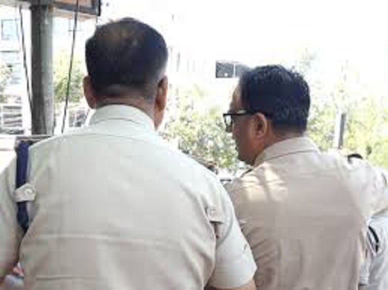 जुमे की नमाज से पहले भोपाल में हाई अलर्ट! मस्जिदों और संवेदनशील इलाकों में कड़ी सुरक्षा जुमे की नमाज से पहले भोपाल में हाई अलर्ट! मस्जिदों और संवेदनशील इलाकों में कड़ी सुरक्षा