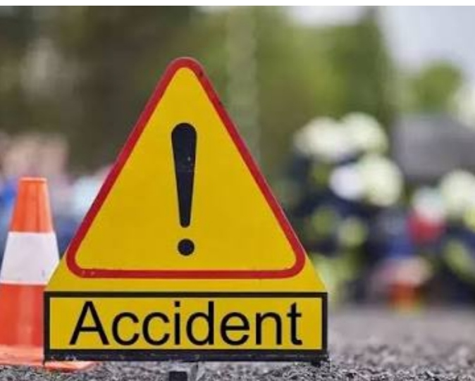 सुलतानपुर में भीषण सड़क हादसा! ट्रेलर और कंटेनर की टक्कर में ड्राइवर की मौत सुलतानपुर में भीषण सड़क हादसा! ट्रेलर और कंटेनर की टक्कर में ड्राइवर की मौत
