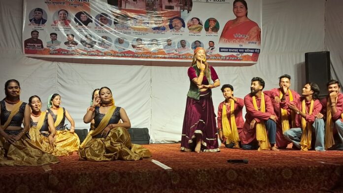 जय कंडोलिया महोत्सव में श्वेता माहरा की मनमोहक प्रस्तुति ने दर्शकों को मंत्रमुग्ध कर दिया जय कंडोलिया महोत्सव में श्वेता माहरा की मनमोहक प्रस्तुति ने दर्शकों को मंत्रमुग्ध कर दिया