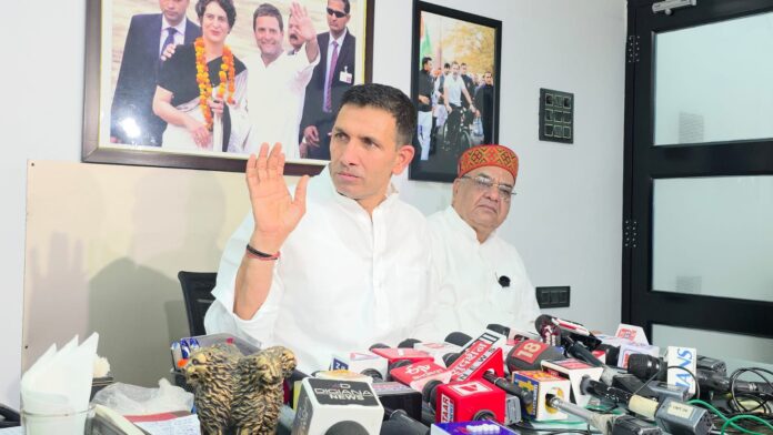 मध्य प्रदेश के युवा नेता जीतू पटवारी: राजनीति में एक नई दिशा मध्य प्रदेश के युवा नेता जीतू पटवारी: राजनीति में एक नई दिशा