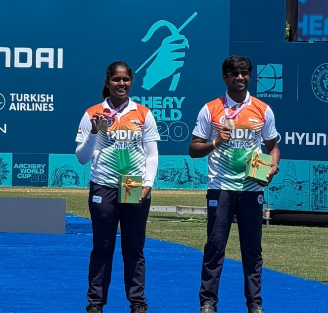 भारतीय जोड़ी धीरज बोम्मादेवरा और कुमकुम अनिल मोहोड ने रचा इतिहास भारतीय जोड़ी धीरज बोम्मादेवरा और कुमकुम अनिल मोहोड ने रचा इतिहास