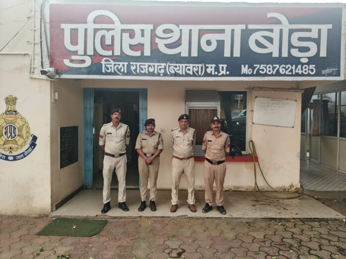 फरार आरोपी को पुलिस ने किया गिरफ्तार