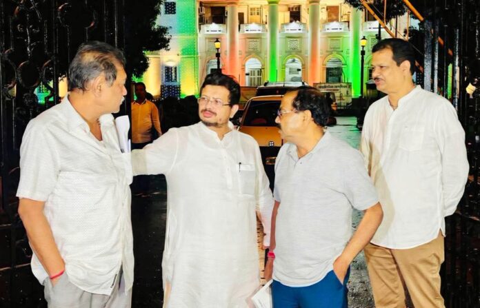 नरेंद्र चक्रवर्ती और रितु व्रत बंद उपाध्याय की मुलाकात