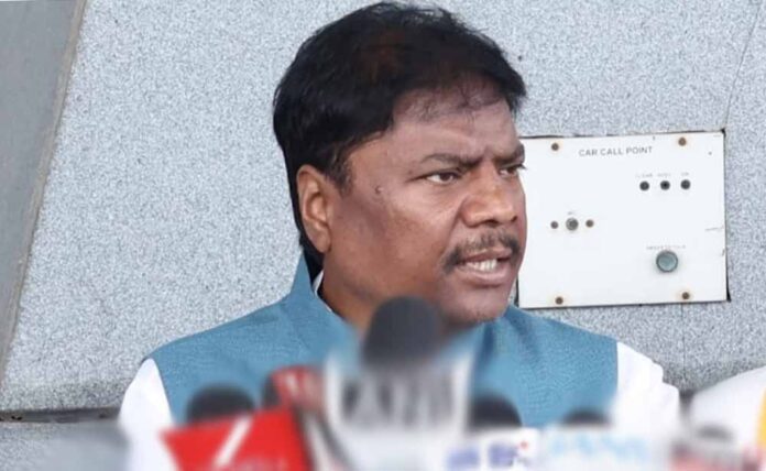 मध्य प्रदेश के वनमंत्री केदार कश्यप: पर्यावरण संरक्षण के लिए नए संकल्प मध्य प्रदेश के वनमंत्री केदार कश्यप: पर्यावरण संरक्षण के लिए नए संकल्प
