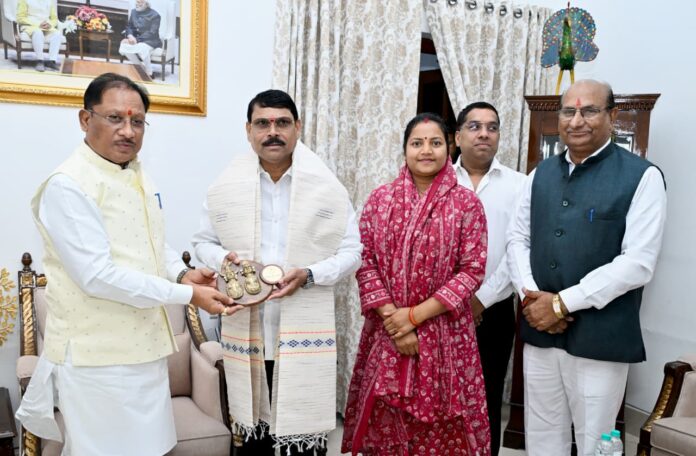 मुख्यमंत्री विष्णुदेव साय से महाराष्ट्र विधायकों की मुलाकात