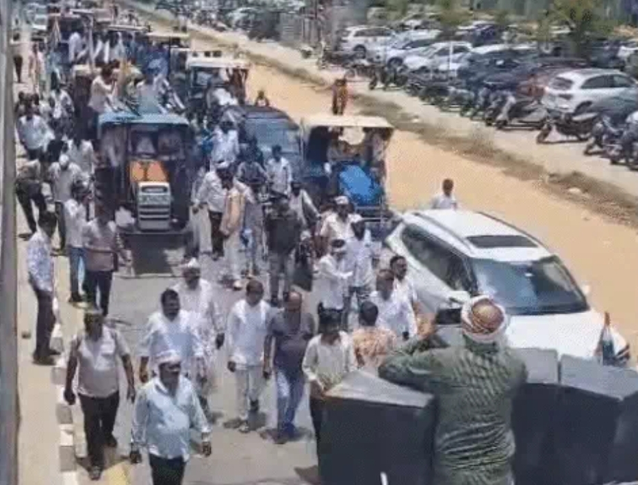 किसानों के समर्थन में कांग्रेस की शक्ति प्रदर्शन: ट्रैक्टर रैली से दिल्ली तक आवाज़ बुलंद किसानों के समर्थन में कांग्रेस की ट्रैक्टर रैली