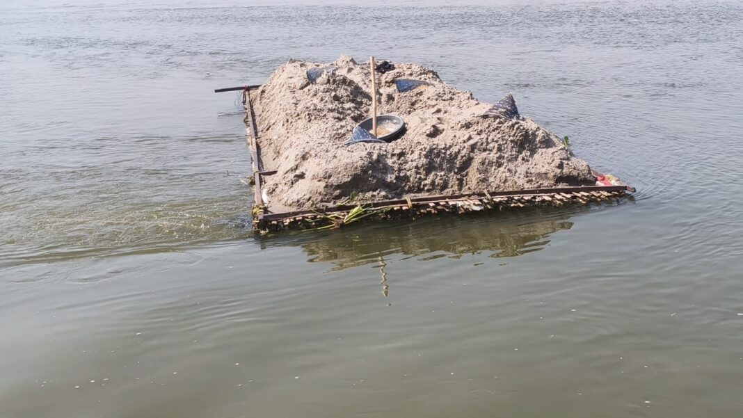 जिले में बालू खनन पर बड़ा फैसला: 15 जून से 15 अक्टूबर तक सभी बालू घाट बंद, खनन पर पूरी तरह से रोक बालू घाट बंद