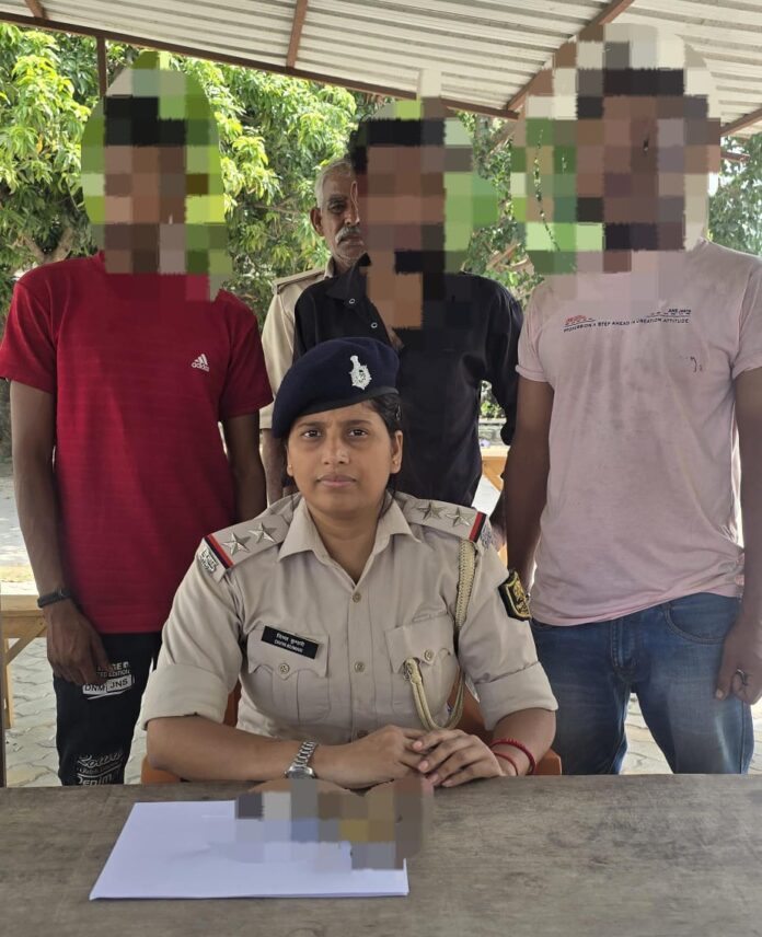 बिहार पुलिस ने तरैया में अवैध हथियार और कारतूस के साथ तीन युवकों को गिरफ्तार किया