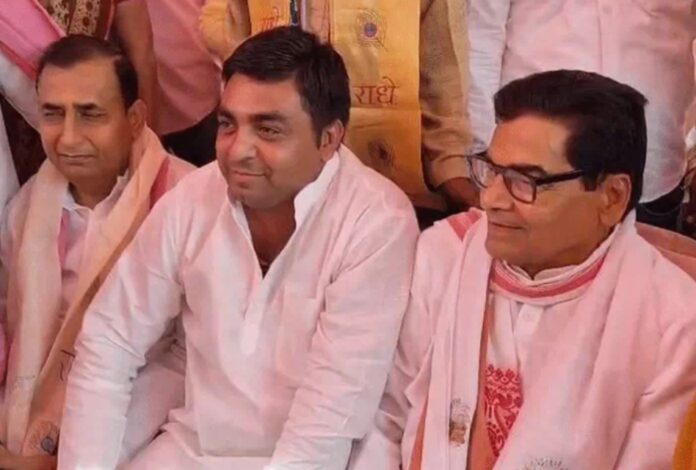 समाजवादी पार्टी के महासचिव प्रो. रामगोपाल यादव ने पत्रकारों से की बातचीत समाजवादी पार्टी के महासचिव प्रो. रामगोपाल यादव ने पत्रकारों से की बातचीत