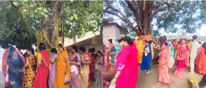 पीपल के पेड़ की परिक्रमा करती सुहागिनें: 108 फेरों का धार्मिक अनुष्ठान
