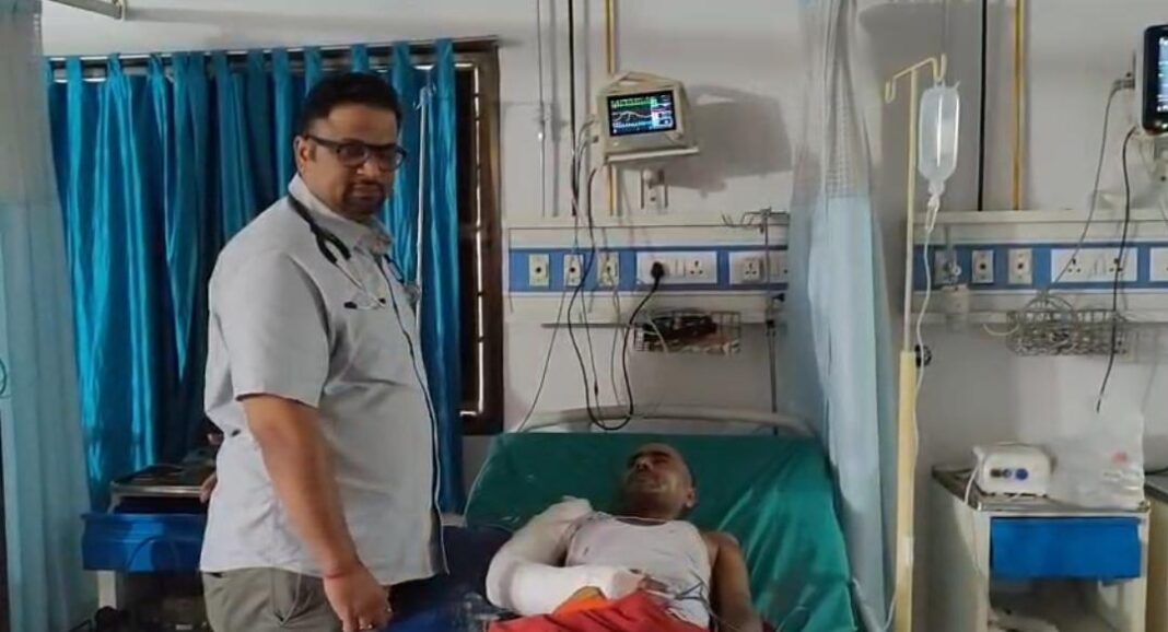 गोलीबारी में घायल अजित
